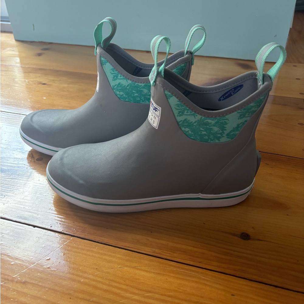 Woman’s Xtratuf Gray and Green Boots - Picture 4 of 6